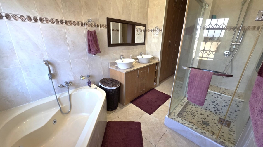 4 Bedroom Property for Sale in Leloko North West
